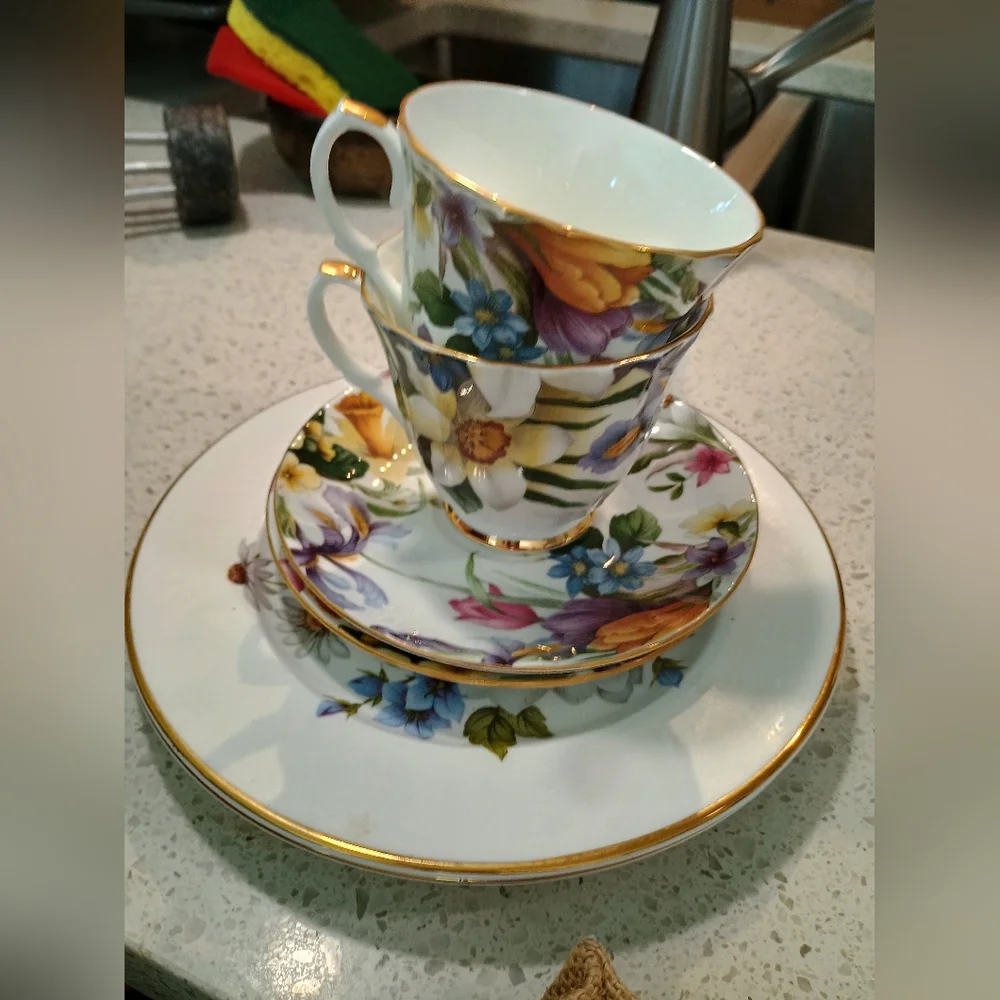 Vintage Floral Tea Cups, Saucers And Appetizer Plates